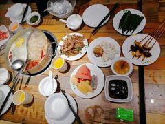 -蒙肥羊·酸汤潮牛·鲜牛肉火锅烤肉自助(岗顶店)