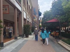 -王府井奥莱临潼小镇(临潼店)