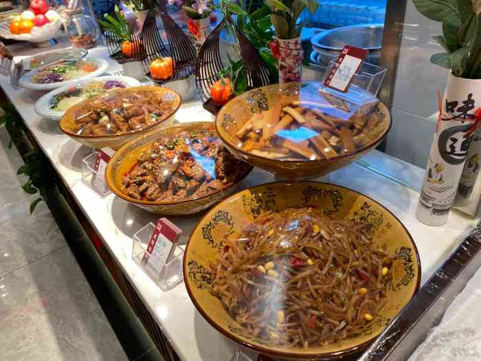 燕郊烧鸽子(燕郊总店)-"[薄荷]环境:今年8月份新装修,新中式.