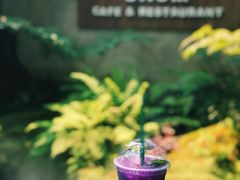 -Chom Cafe and Restaurant