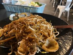 -Show Neua Thai Street Food