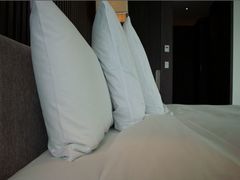 上海柏悦酒店江景套房-主卧室床品-上海柏悦酒店