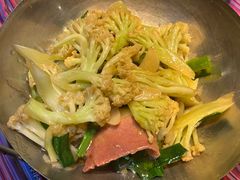 -香巴拉云南餐厅(华莱坞店)