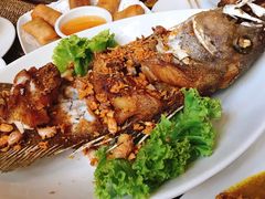 炸鱼-自然餐厅(Phuket)