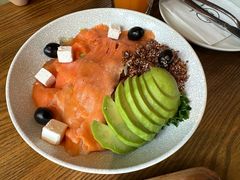 三文鱼牛油果沙拉-Money Shops(愚园路店)