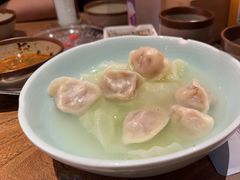 -野山舂·贵州现舂酸汤火锅(鸿通城店)