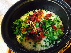 广式腊味煲仔饭-狐狸爱上椰子鸡(滨江星光大道店)