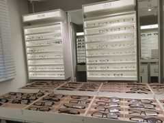 -目艮眼镜SHOWROOM(品牌集合店)