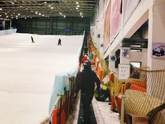 -乔波室内滑雪场