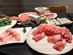 -鲜入唯煮·港式海鲜牛肉火锅(金宝街店)