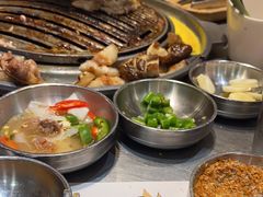 -GOGIYA·咕叽吖韩国传统烤肉店(东方新天地店)