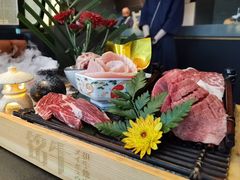 -铭牛烧肉·和牛海鲜自助(高新月牙湖店)