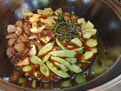 -哈尔滨烧烤·山河村铁锅炖(交大店)
