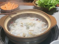 -四点金粥底火锅(沂州里店)