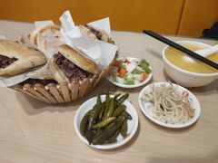 -闫家驴肉老店(华电一校店)