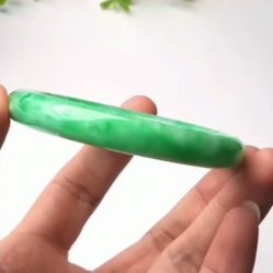 -北京七彩云南翡翠珠宝旗舰店(月坛店)