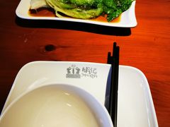 -洲心明记烧肉大粥