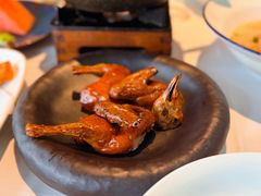 脆皮妙龄鸽-荣小馆(安达仕店)