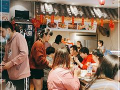 大堂-爆炸头阿姨小四川正宗川味小吃(无任何分店)