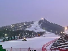 -庙香山滑雪场