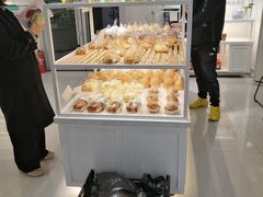 面包甜点陈列柜-罗莎蛋糕(魔法师司门口店)