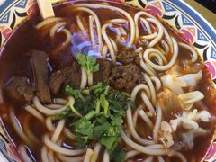 招牌香辣牛腩粉-鑫花溪牛肉米粉(人民广场店)