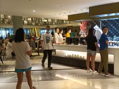 -上海滴水湖皇冠假日酒店