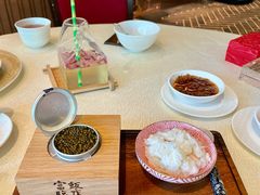 蛋白炒官燕伴鲟鱼子-富临饭店