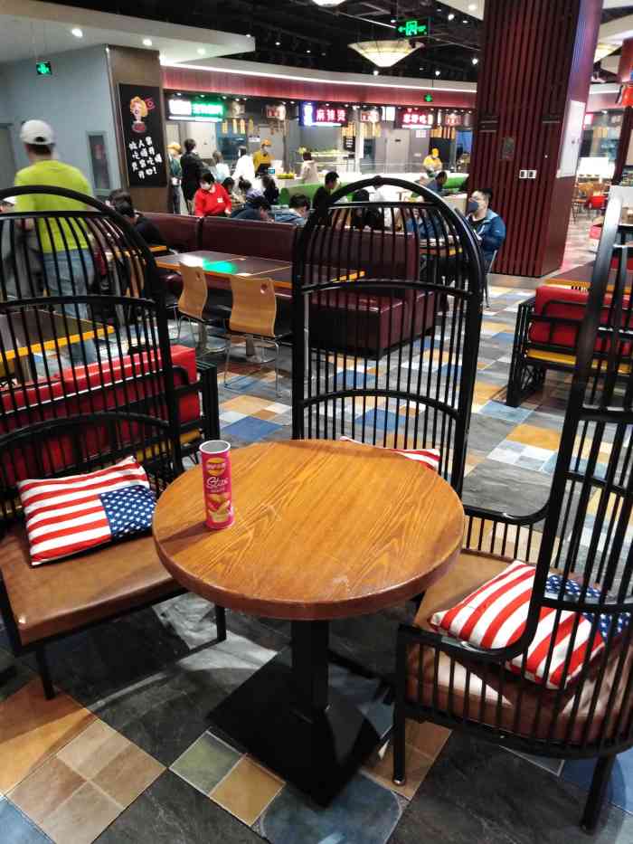 food court 食美汇美食广场-"还可以,工作日,中午人挺多的,菠萝饼挺喜