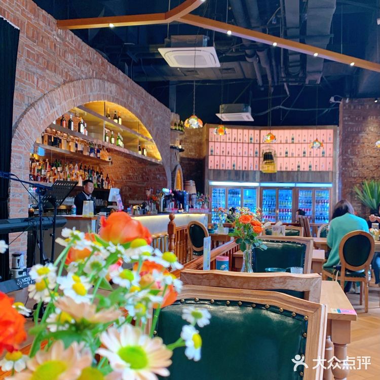 深圳首家氛围感超赞的中世纪古堡鲜花餐厅