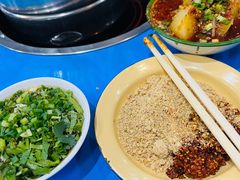 经典锅底-马路边边麻辣烫串串火锅(体育西路店)