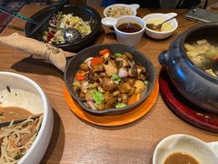 -云海肴·汽锅鸡·云南菜(天山百盛优客店)