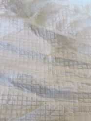 -亲伊通乳产后修复中心(航空港店)