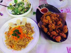 -樱花里音乐餐吧·牛扒椰子鸡(东圃店)