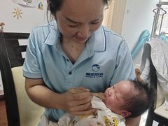 -鲸鱼妈妈月嫂/育婴师定制