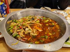 -兔行天下-鸿鹤鲜锅兔(中海国际店)