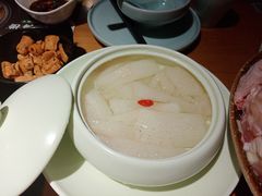 -洪氏嗨捞·广东猪肚鸡·椰子鸡火锅(西咸万象城店)