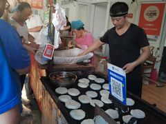 自助取餐区-老西关黄老太牛肉烧饼
