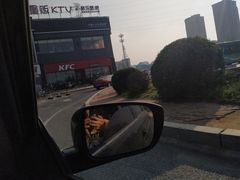 -麦朗量贩KTV音乐氧吧(泉水轻轨车站店)