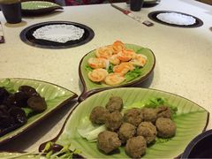 丸子和虾仁-一叶一世界•素食餐厅(环球中心店)