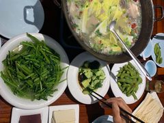 右拐招牌羊杂汤-茸梅路右拐龙虾-农家菜(松江店)