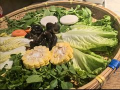 -尚尚仙·酸汤猪手·猪肚鸡火锅(华联万柳购物中心店)