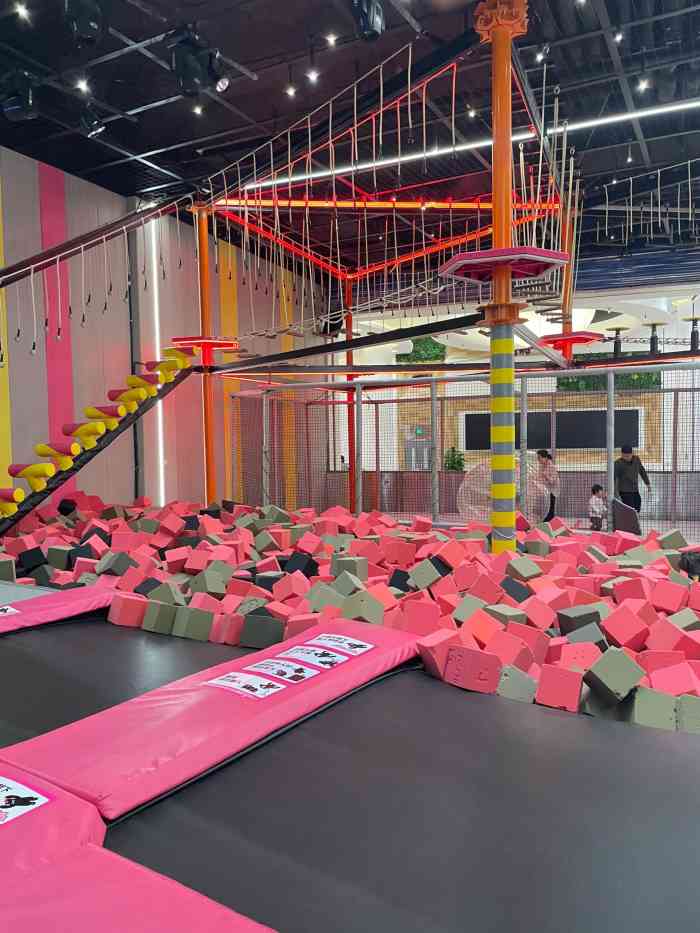 dojump蹦床公园-"奥利给,没毛病,蹦床特别刺激,就是比较容.