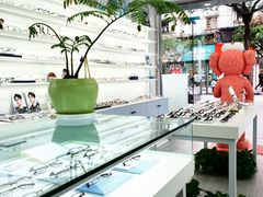 -一人多镜蔡司·依视路眼镜店(琉璃店)