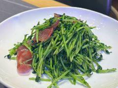 鸡油腊味炒豆苗-潮界(大学路店)