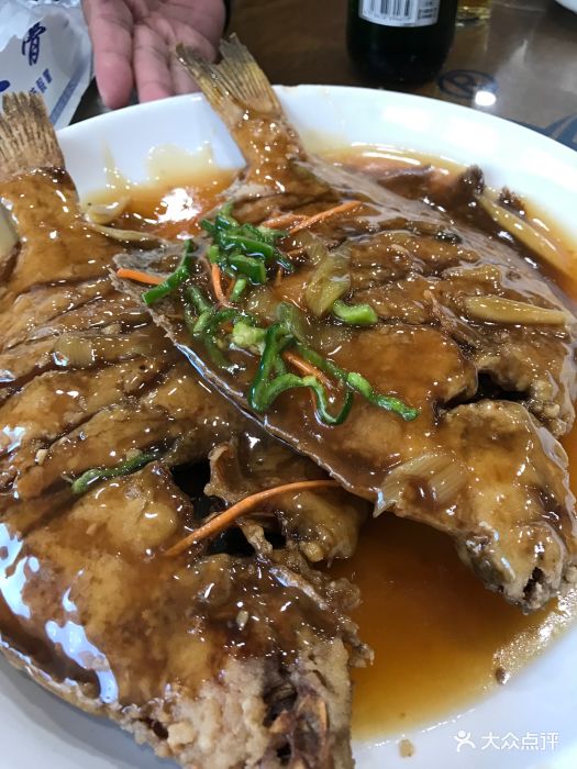 大骨羊·九月家馅饼店红烧偏口鱼图片