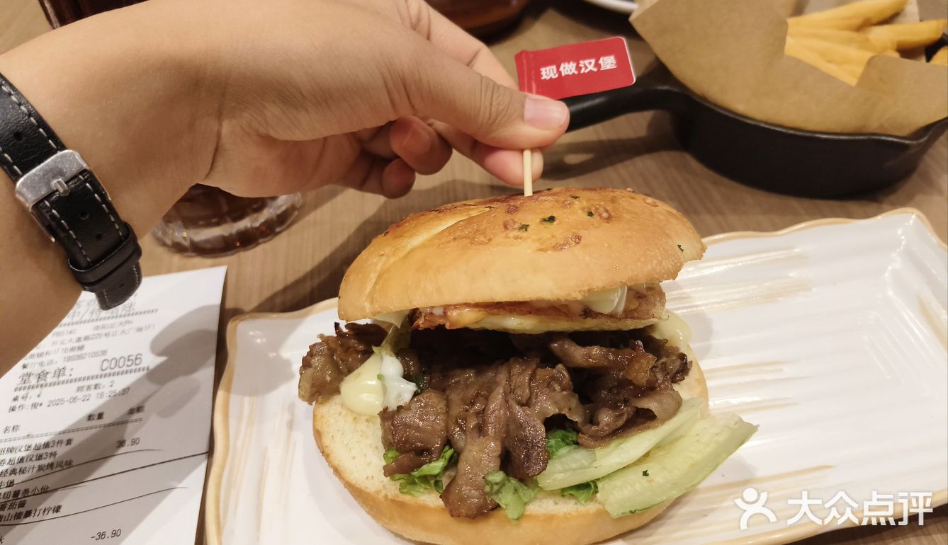 忙里偷闲的快餐时光