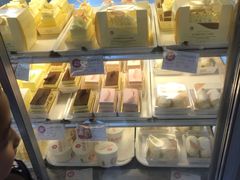 面包甜点陈列柜-凯司令西点房(虹桥路站店)