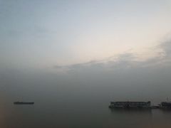-巴陵广场