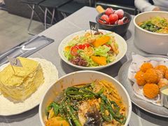-W COLLECTIVE  DESSERT SHOP